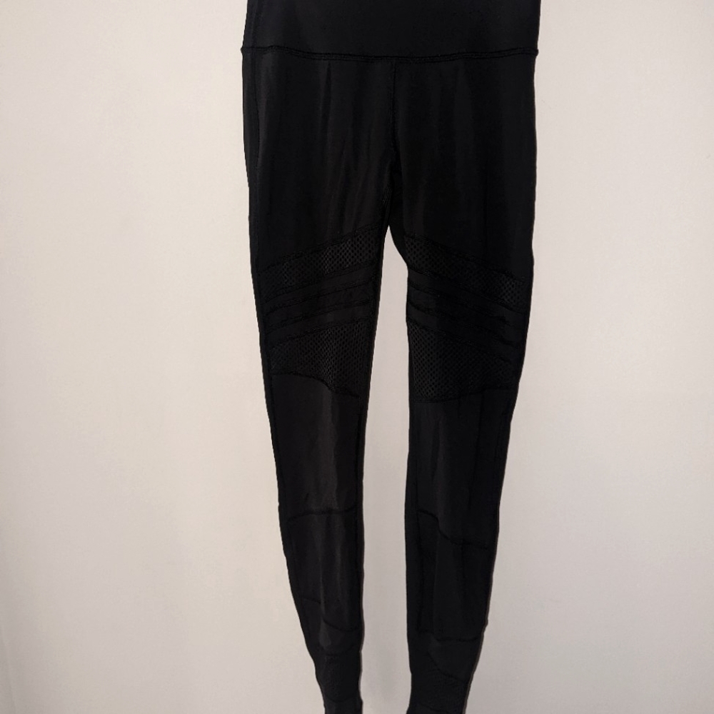 Lululemon Wunder Unders, Great condition